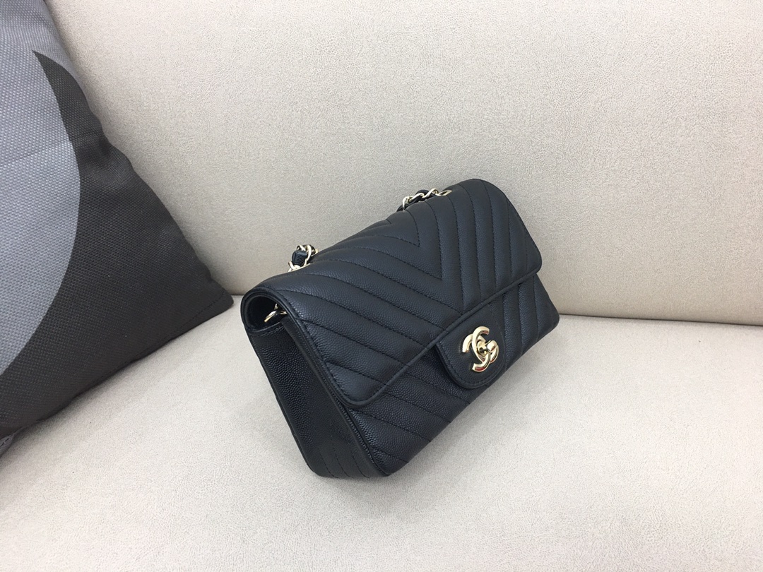 Small Classic Flap Caviar Bag A01116 Black/Gold